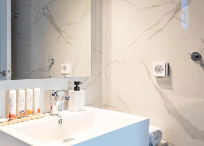 Sea Wind And شقة فندقية 4*