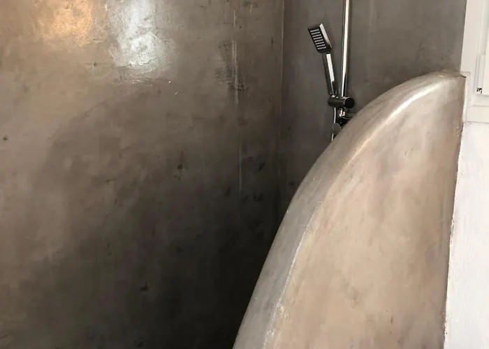 Sea Wind And Apartmanhotel Túrlosz